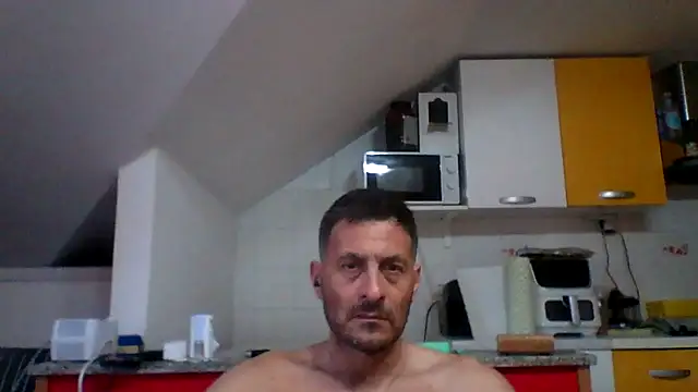 Snapshot of colosone chatting on May 2026 05:32:02 PM colosone online show from May 2026 05:32:02 PM