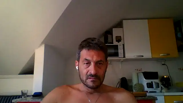 Snapshot of colosone chatting on June 2026 07:00:01 AM colosone online show from June 2026 07:00:01 AM