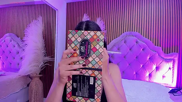 Snapshot of Violett_hott_ chatting on January 2026 12:42:01 PM Violett hott online show from January 2026 12:42:01 PM