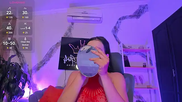 Snapshot of Violett_hott_ chatting on February 2026 01:10:01 PM Violett hott online show from February 2026 01:10:01 PM