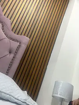 Snapshot of Violett_hott_ chatting on May 2026 12:34:02 PM Violett hott online show from May 2026 12:34:02 PM