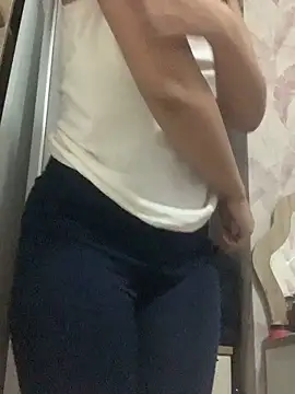 Snapshot of NaaRo-1 chatting on February 2026 10:35:01 PM NaaRo-1 online show from February 2026 10:35:01 PM