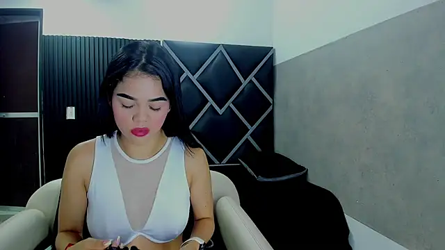 Snapshot of Luna__02 chatting on July 2026 12:00:02 PM Luna 02 online show from July 2026 12:00:02 PM