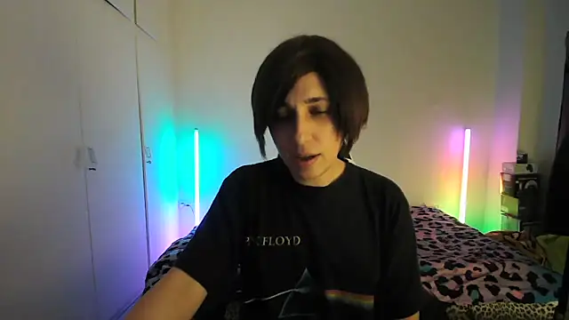 Snapshot of HoneyValentine chatting on May 2026 07:52:02 PM HoneyValentine online show from May 2026 07:52:02 PM