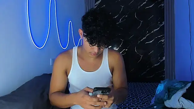 jamescurly00 online show from January 2026 12:16:02 AM