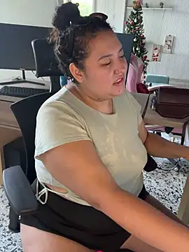 cutiepeach   online show from January 2026 01:24:02 PM