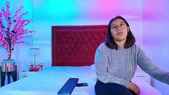 Cristal and luke online show from February 2026 03:45:01 AM