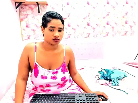 Snapshot of ebonyskylar694u chatting on January 2026 08:08:01 AM ebonyskylar694u online show from January 2026 08:08:01 AM