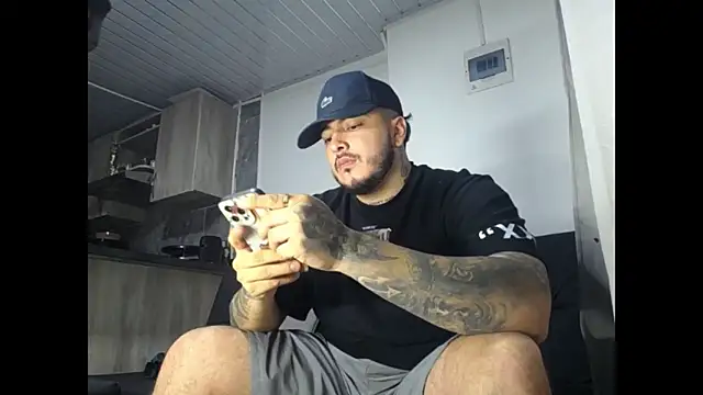 Snapshot of Nero_VanHelsing chatting on February 2026 04:06:01 AM Nero VanHelsing online show from February 2026 04:06:01 AM