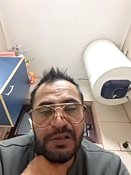 julian-112 online show from January 2026 08:45:01 PM