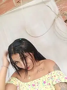 Snapshot of chikivivi- chatting on June 2026 01:57:02 PM chikivivi- online show from June 2026 01:57:02 PM