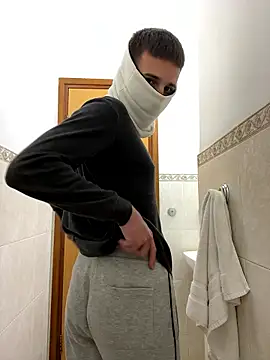 petiteyanel online show from January 2026 11:42:01 PM