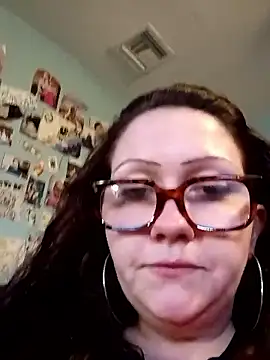 Snapshot of ToxzikQueene chatting on January 2026 12:03:01 AM ToxzikQueene online show from January 2026 12:03:01 AM