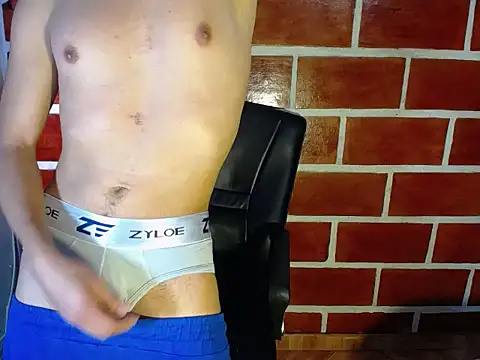 Snapshot of thomson_maxxi chatting on January 2026 07:39:01 PM thomson maxxi online show from January 2026 07:39:01 PM