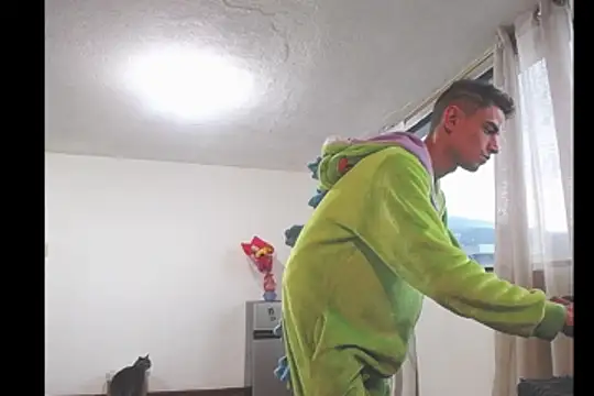 Snapshot of thomson_maxxi chatting on February 2026 08:27:01 PM thomson maxxi online show from February 2026 08:27:01 PM