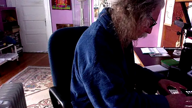 Snapshot of LickYourYoni chatting on April 2026 03:42:01 PM LickYourYoni online show from April 2026 03:42:01 PM