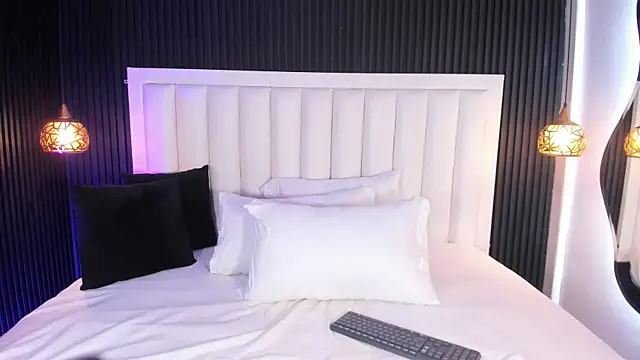 PandoraMiller online show from February 2026 05:02:02 PM