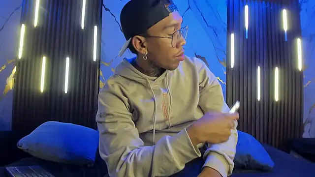 ThiagoBerry online show from February 2026 12:45:01 PM