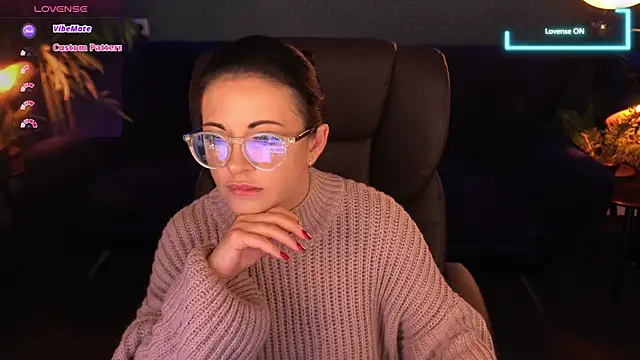 Snapshot of Dafni_Monn chatting on November 2025 06:57:01 AM Dafni Monn online show from November 2025 06:57:01 AM