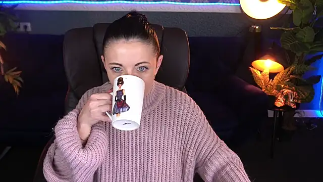 Snapshot of Dafni_Monn chatting on November 2025 06:46:02 AM Dafni Monn online show from November 2025 06:46:02 AM