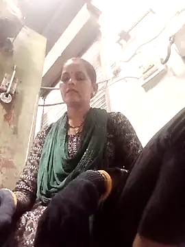 Snapshot of Hasmi_hot09 chatting on March 2026 01:17:01 PM Hasmi hot09 online show from March 2026 01:17:01 PM