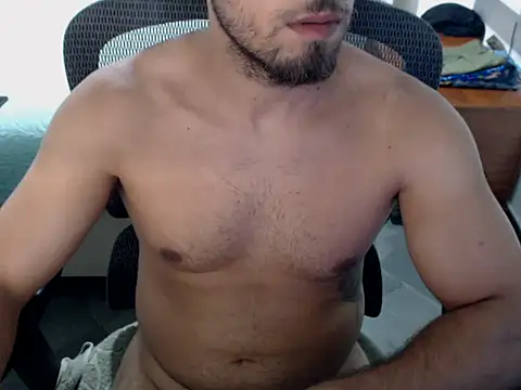 Snapshot of lucassouza18cm chatting on January 2026 10:39:02 AM lucassouza18cm online show from January 2026 10:39:02 AM