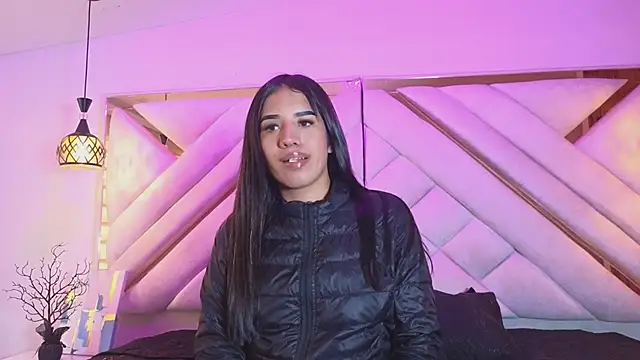 zoevg online show from March 2026 01:07:02 PM