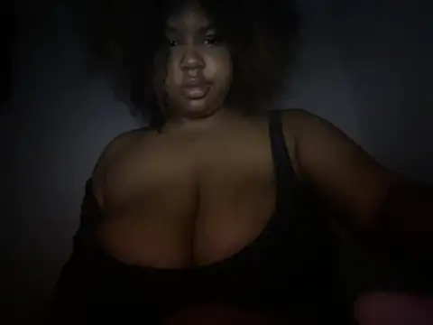 Snapshot of LunaMoth00 chatting on February 2026 08:05:01 PM LunaMoth00 online show from February 2026 08:05:01 PM