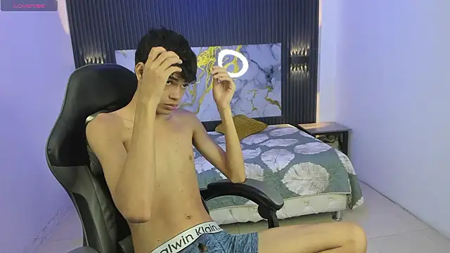 Snapshot of Dark_Desiree18 chatting on February 2026 12:23:01 PM Dark Desiree18 online show from February 2026 12:23:01 PM