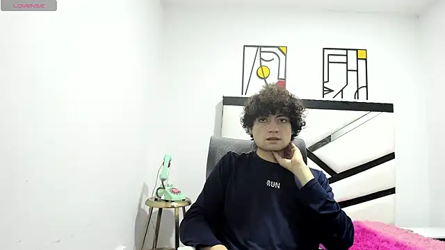 SHAW FROSTE online show from January 2026 10:15:01 PM