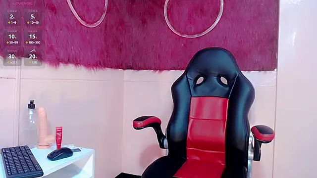 Isabella Kirk online show from February 2026 07:31:01 PM