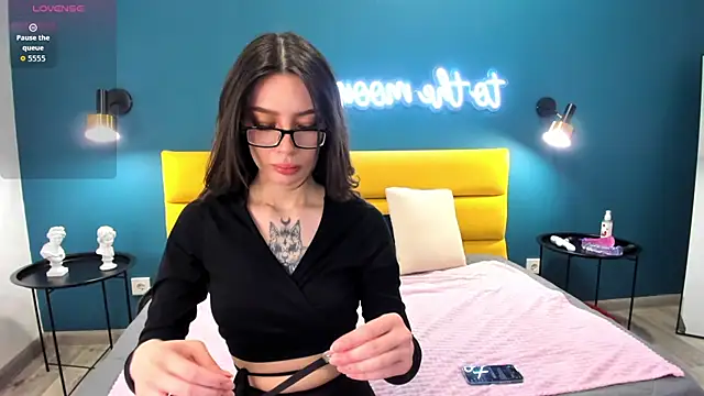 IvyDainty online show from April 2026 01:36:01 AM