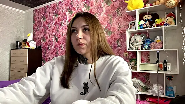 Snapshot of TraciBallena chatting on February 2026 07:17:01 AM TraciBallena online show from February 2026 07:17:01 AM