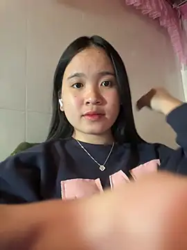 Snapshot of Gwen879 chatting on January 2026 02:44:01 PM Gwen879 online show from January 2026 02:44:01 PM