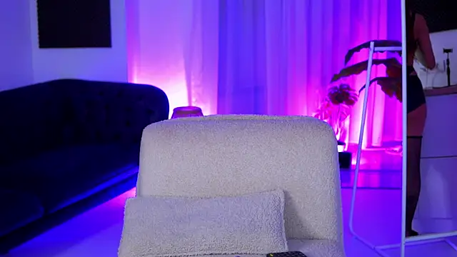 Snapshot of Arabian_Rose chatting on May 2026 07:42:02 PM Arabian Rose online show from May 2026 07:42:02 PM