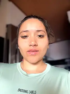 Snapshot of Veronica_Wins_ chatting on July 2026 03:08:02 PM Veronica Wins online show from July 2026 03:08:02 PM