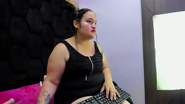 MiaRouss69 online show from February 2026 03:49:02 AM