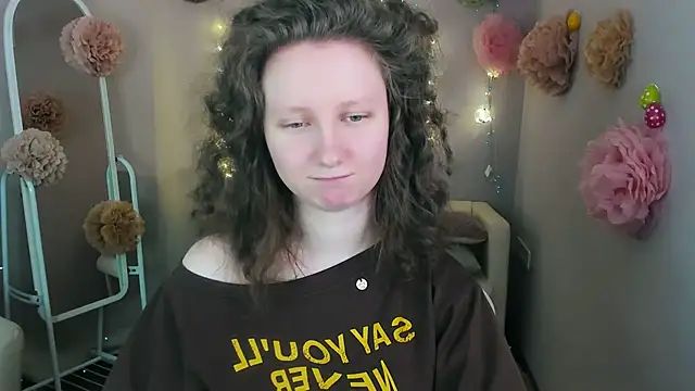 Snapshot of SunshineBlaze chatting on May 2026 06:51:01 AM SunshineBlaze online show from May 2026 06:51:01 AM