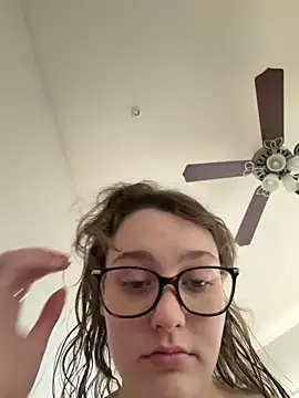 julia4thewin online show from March 2026 08:49:03 PM