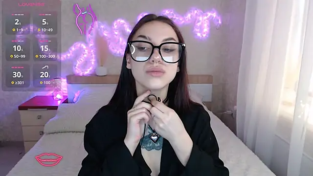 Snapshot of TianaHot777 chatting on February 2026 12:33:02 PM TianaHot777 online show from February 2026 12:33:02 PM