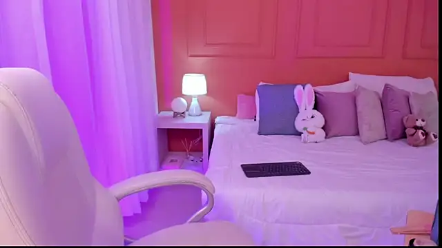 Abriil cutee online show from July 2026 02:43:01 PM