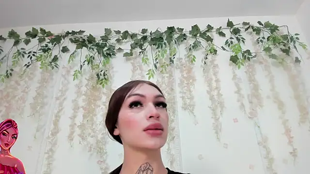 lizz lunna online show from June 2026 08:33:02 PM