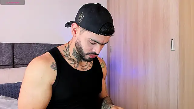 thiago ferrari  online show from February 2026 09:13:01 PM