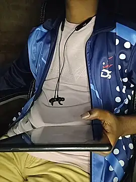 Snapshot of Ravi_Free_Fire chatting on February 2026 07:07:01 AM Ravi Free Fire online show from February 2026 07:07:01 AM