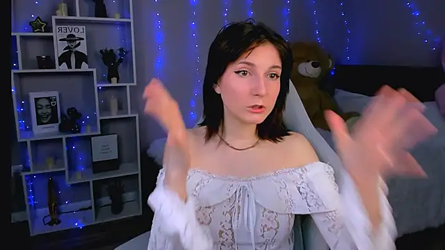 Snapshot of KikaOsterman chatting on April 2026 02:07:02 PM KikaOsterman online show from April 2026 02:07:02 PM