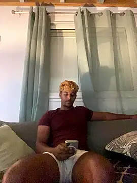 Snapshot of Axel_black10 chatting on January 2026 04:51:01 AM Axel black10 online show from January 2026 04:51:01 AM