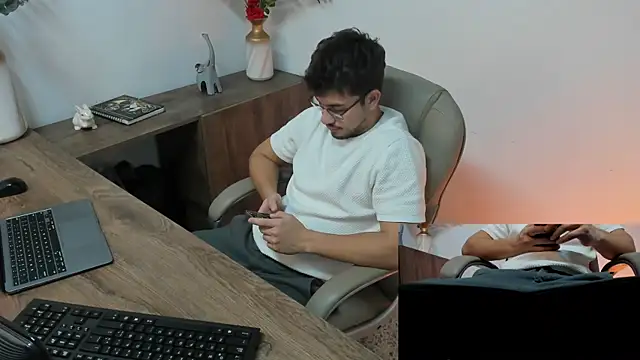 Snapshot of Jay_Grip chatting on February 2026 06:45:01 PM Jay Grip online show from February 2026 06:45:01 PM