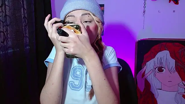 kittymiauu444 online show from April 2026 12:23:01 PM