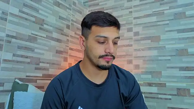 joelcallvil1 online show from April 2026 04:12:01 AM