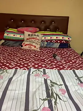 Snapshot of Shayla--broos chatting on March 2026 02:24:01 PM Shayla--broos online show from March 2026 02:24:01 PM